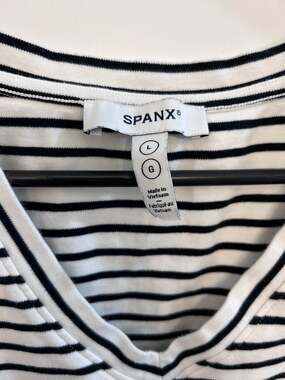 Spanx Striped Cotton V-Neck T-Shirt, Size L